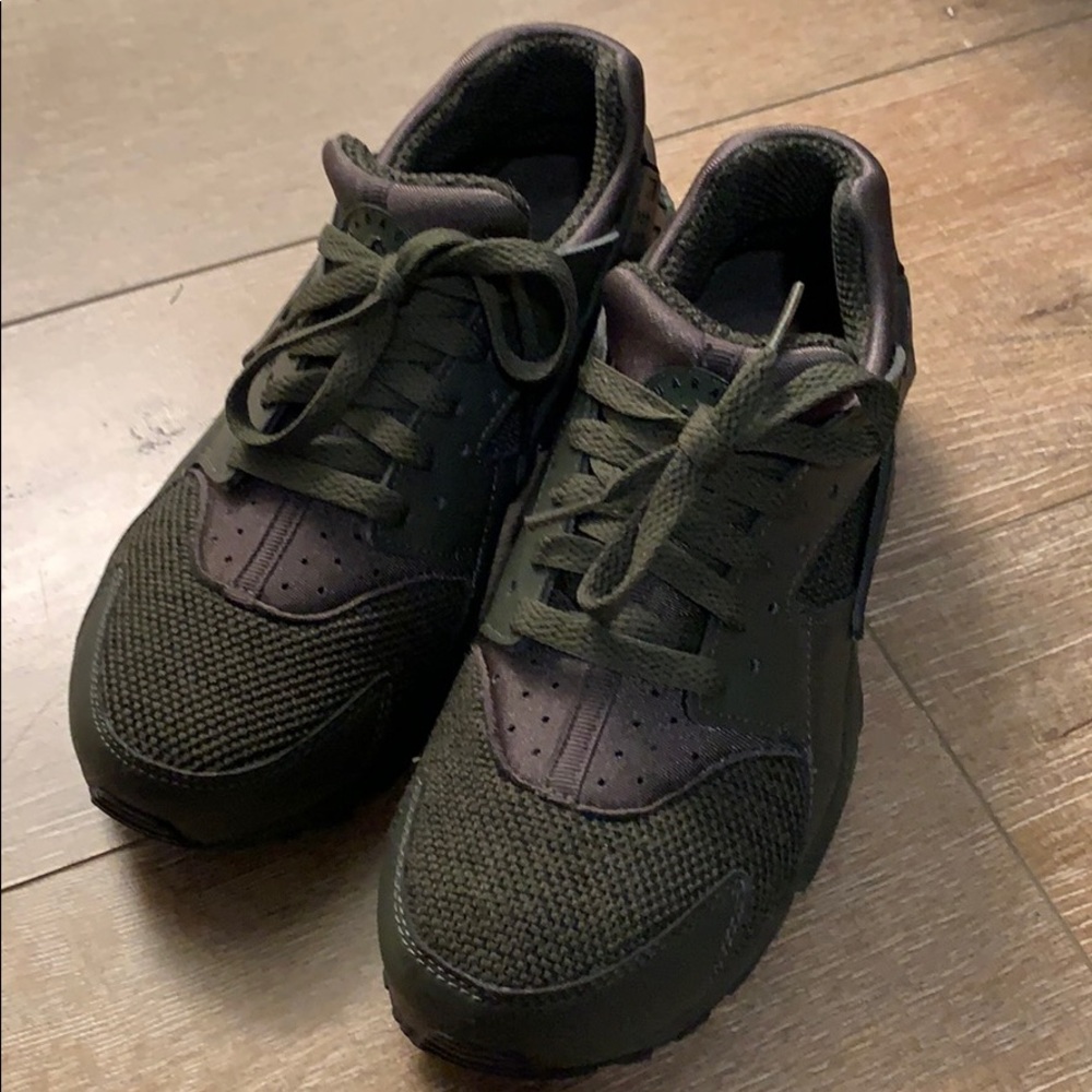 Nike Olive Green Huaraches.